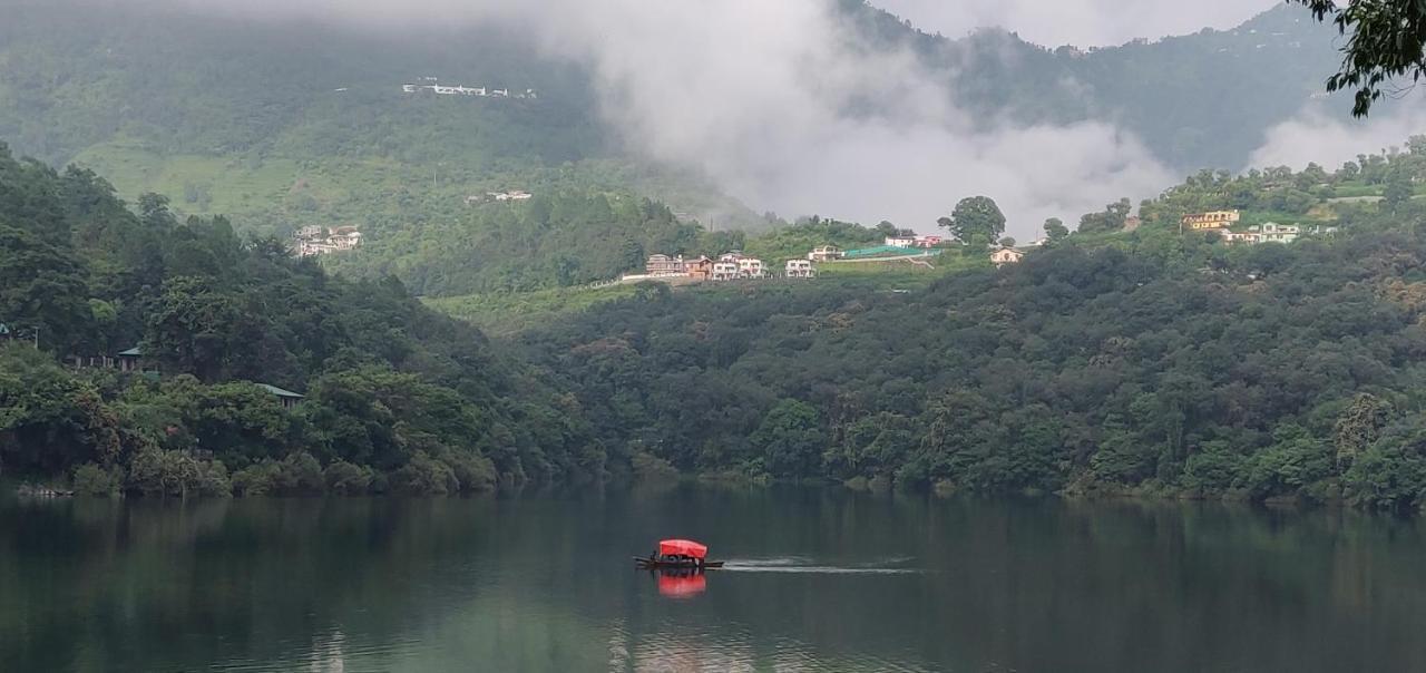 Kanara Hotel Bhimtal Exterior photo